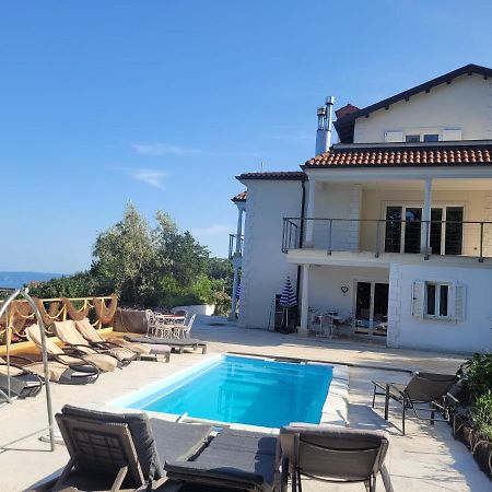 Apartments Chiara Mit Meerblick Und Pool Und Jacuzzi Lovran Exterior foto
