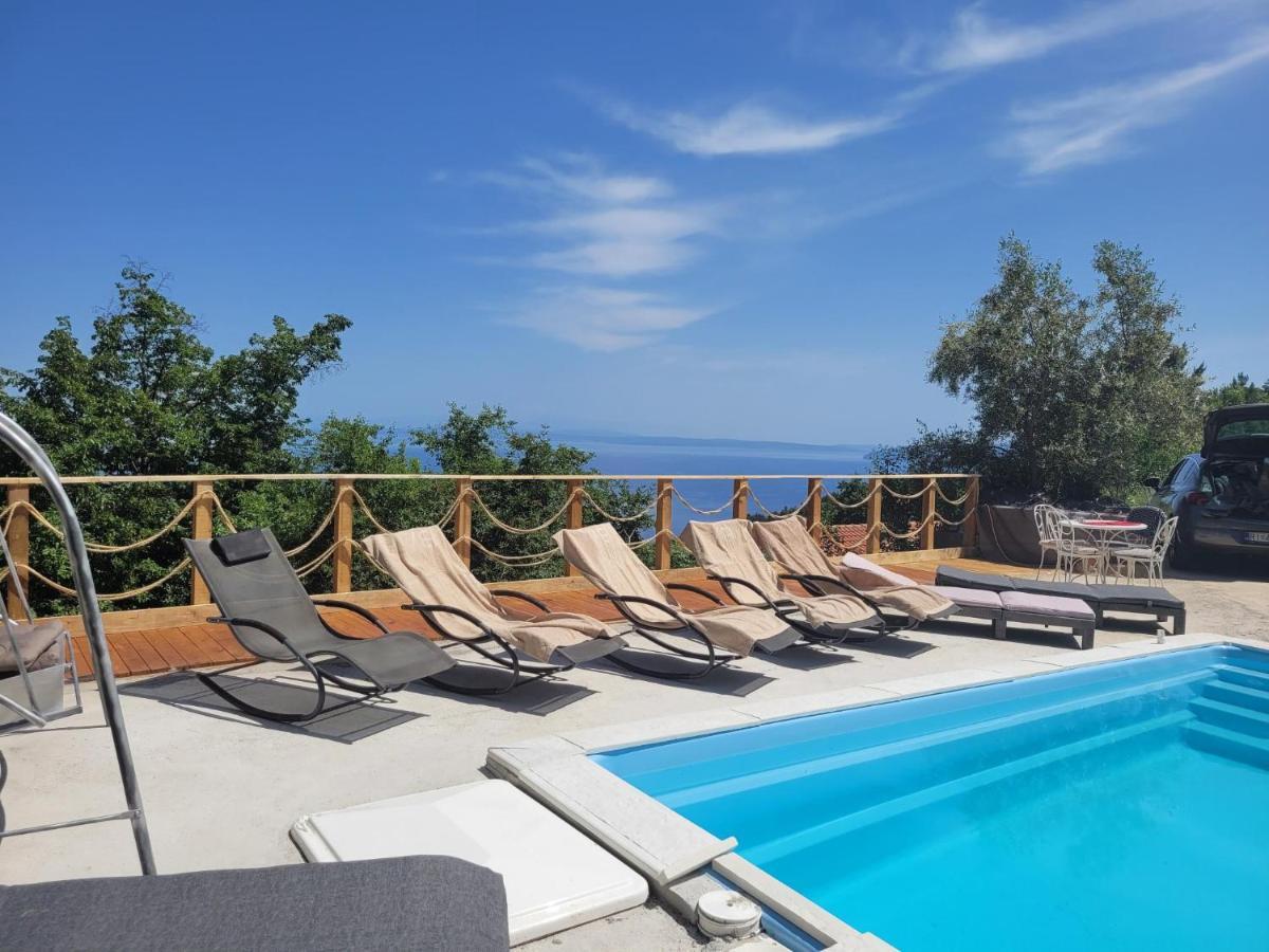 Apartments Chiara Mit Meerblick Und Pool Und Jacuzzi Lovran Exterior foto