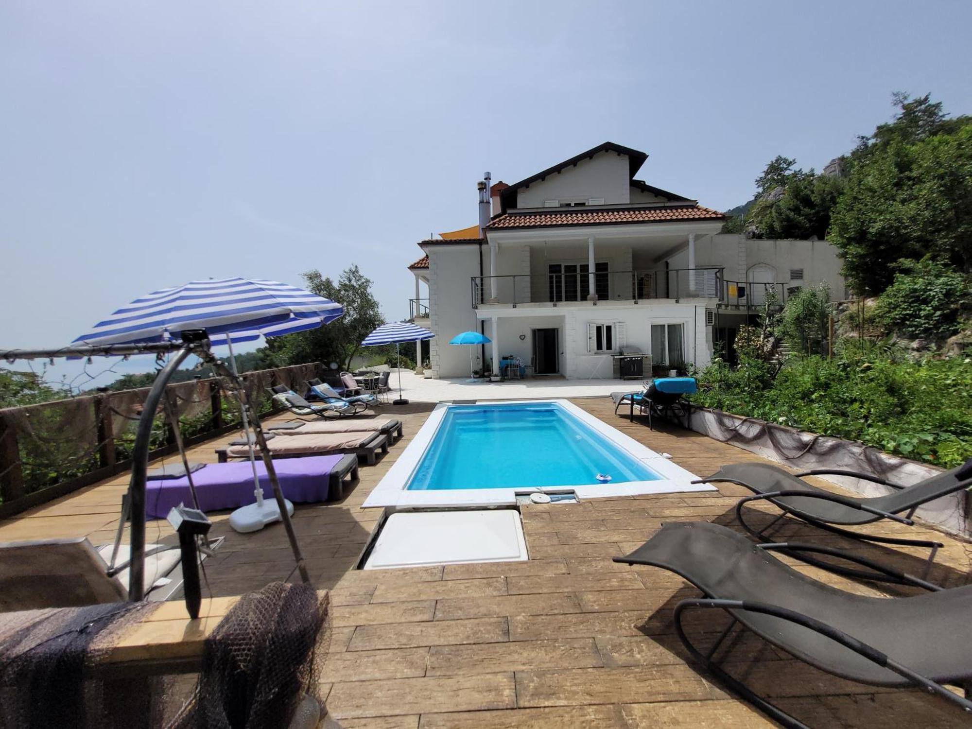 Apartments Chiara Mit Meerblick Und Pool Und Jacuzzi Lovran Exterior foto