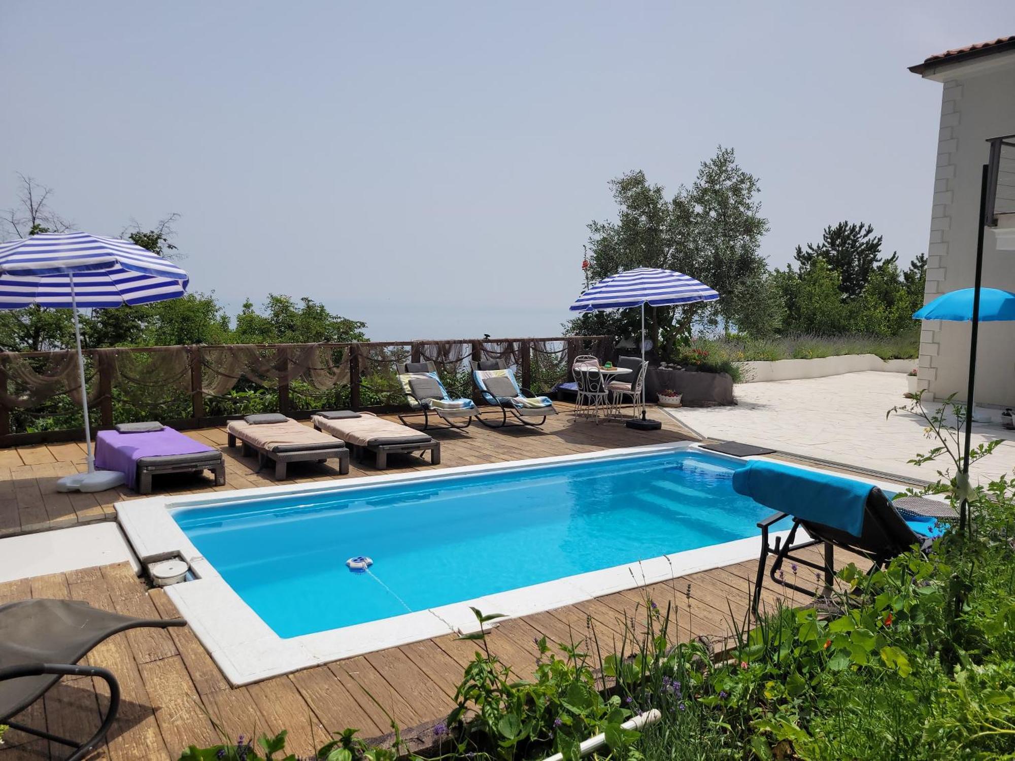 Apartments Chiara Mit Meerblick Und Pool Und Jacuzzi Lovran Exterior foto